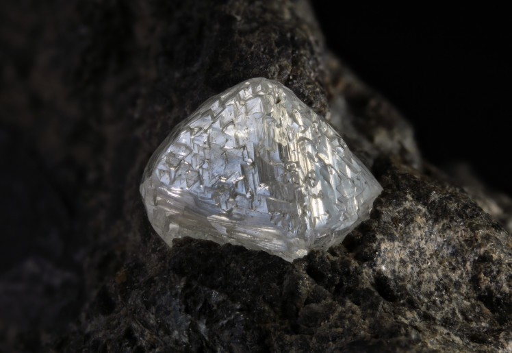 What Does a Raw Diamond Look Like?